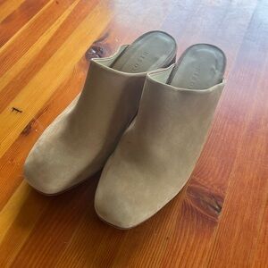Nisolo Leather Mules / Clogs – Women’s 7.5 – Neutral Taupe